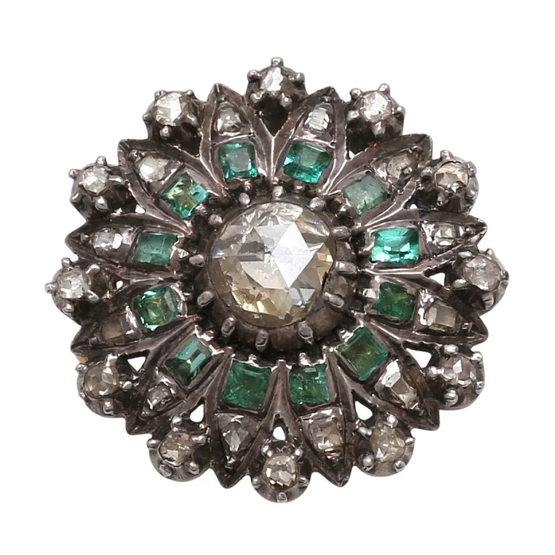 Diamonds and emeralds floral brooch, early 20th Century. — Brooches & Pendants — Balclis