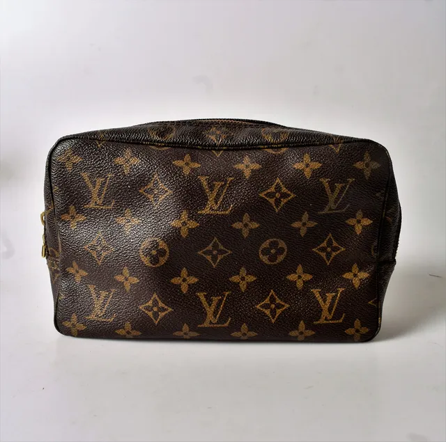 LOUIS VUITTON, Nessesär.
