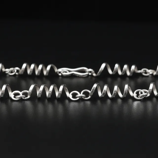 CECILIA JOHANSSON. Collier, silver, för Karl-Ingemar Johansson, Göteborg, 1975.