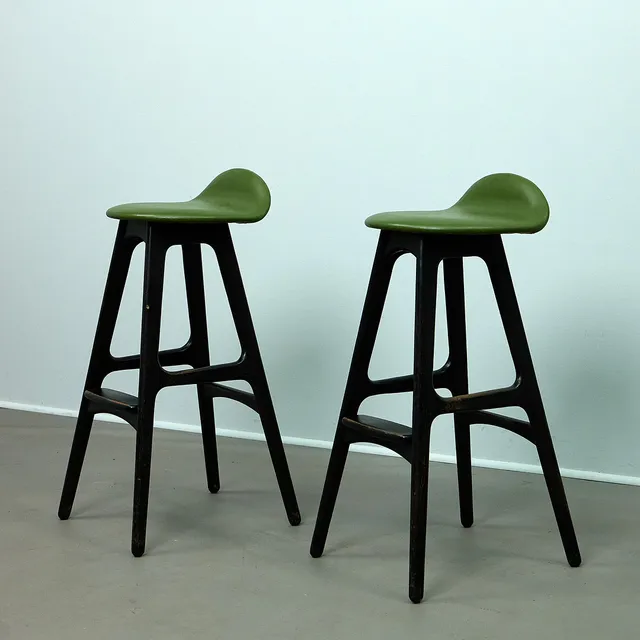 ERIK BUCH. Oddense Møbelfabrik, Barhocker, Modell 'OD-61', Eiche, 1960er Jahre, Dänemark (2).