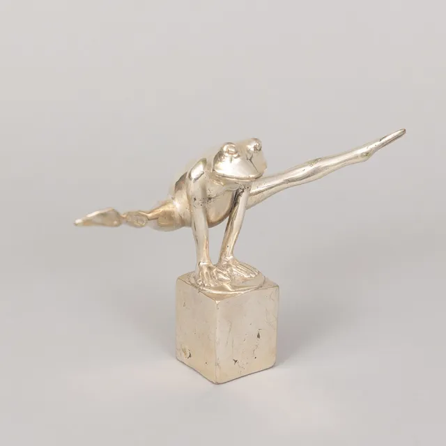 ART PEOPLE GALLERY, SWEDEN. "Look at my legs", silverförgylld brons, stämplad APG.