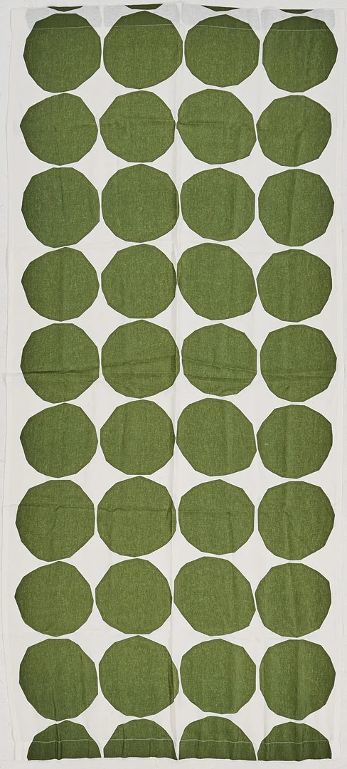 MAIJA ISOLA. gardiner, 4 st, tyg "Kivet", Marimekko. — Textiles — Stockholms Auktionsverk Magasin 5