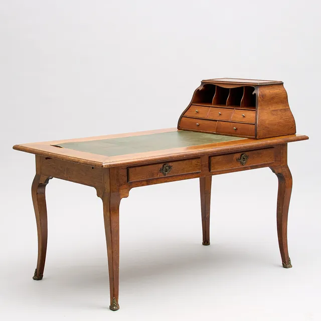 SKRIVBORD MED UPPSATS. Rokoko, stockholmsarbete, 1700-talets mitt.