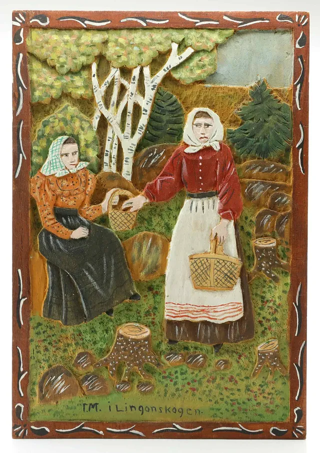 IDA MALM. Träsnideri, I Lingonskogen, monogram signerad, signerad atergo 1970.