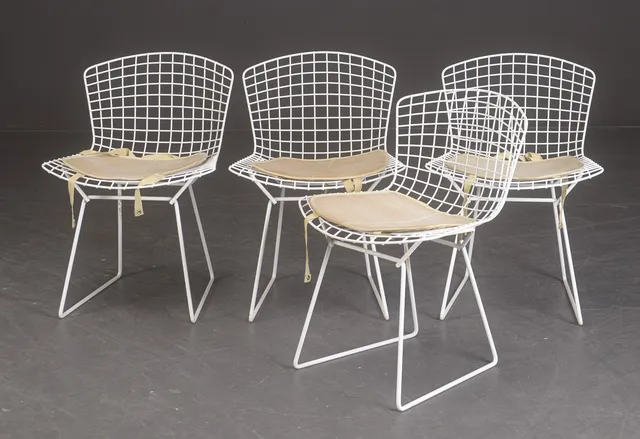 Harry Bertoia. Model '420'. Fire Wire Chairs (8)