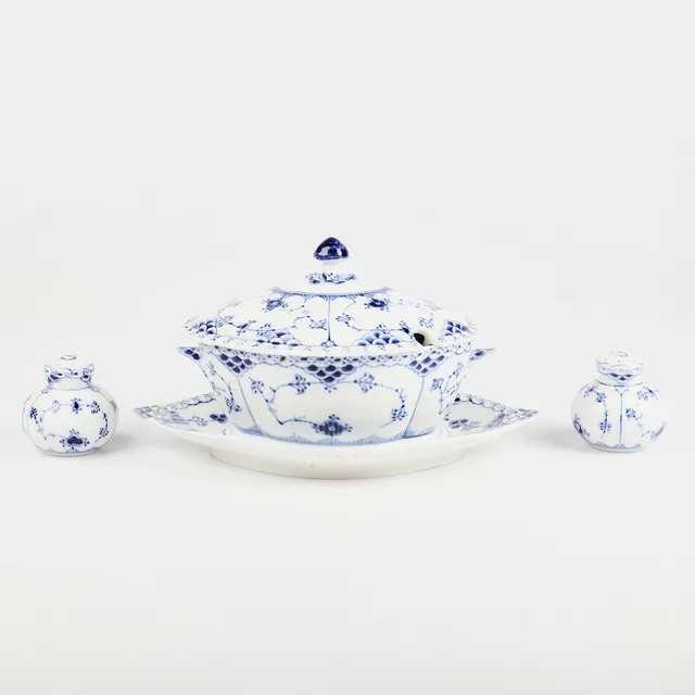 SERVISDELAR, 4 stycken, "Musselmalet", Royal Copenhagen, Danmark.