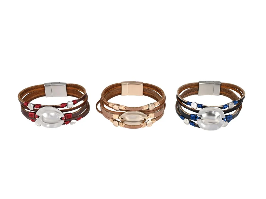 3 ARMBAND, läder, vitmetall, magnetlås, längd ca 19 cm. — Smycken/Armband — Kaplans
