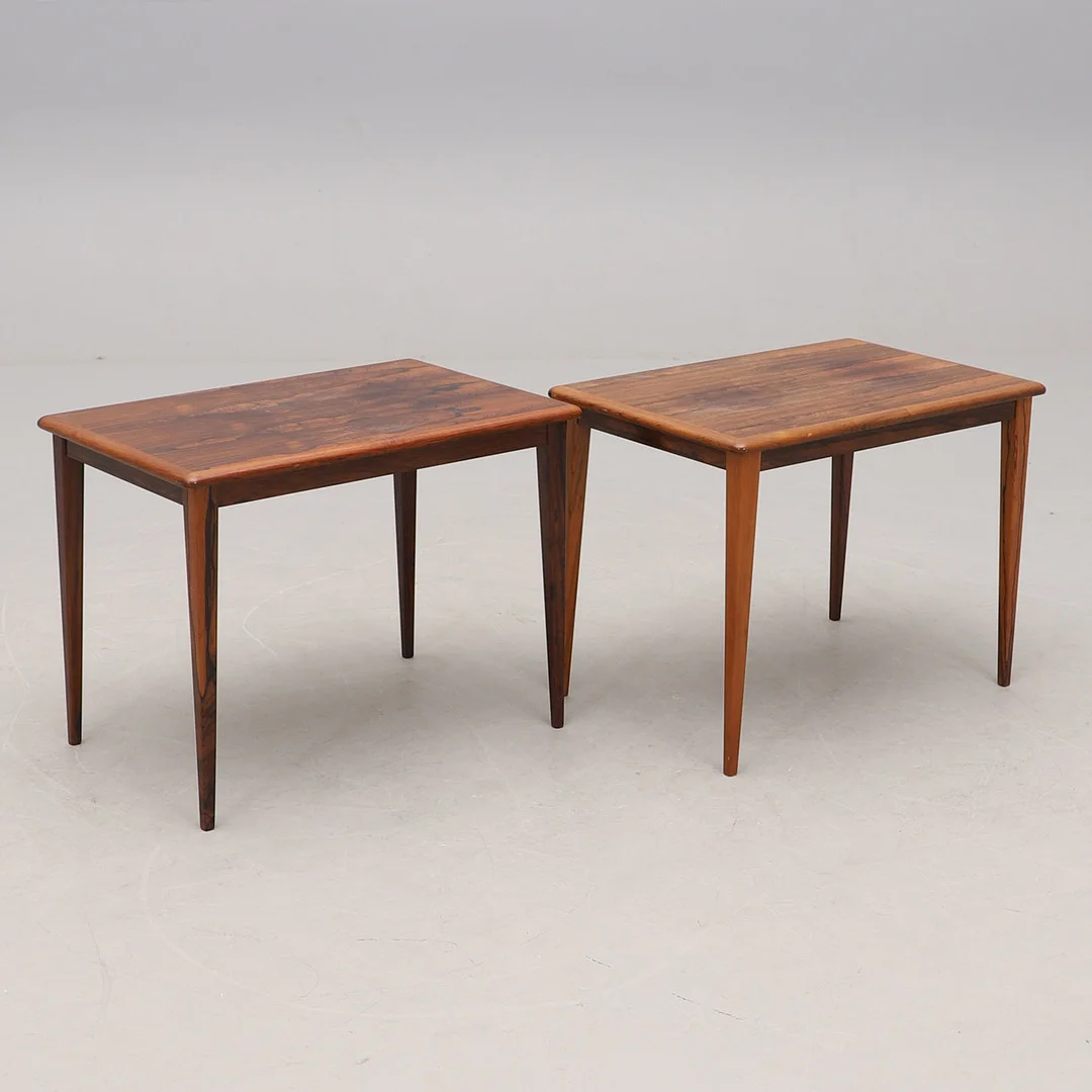 SIDOBORD, ett par, jakaranda. 1960-tal. — Tables — Crafoord Auktioner Malmö