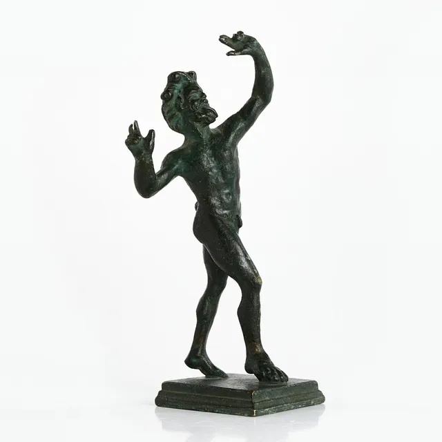 GRAND TOUR SOUVENIR, skulptur i form av faun, patinerad brons, efter förlaga från romarriket.