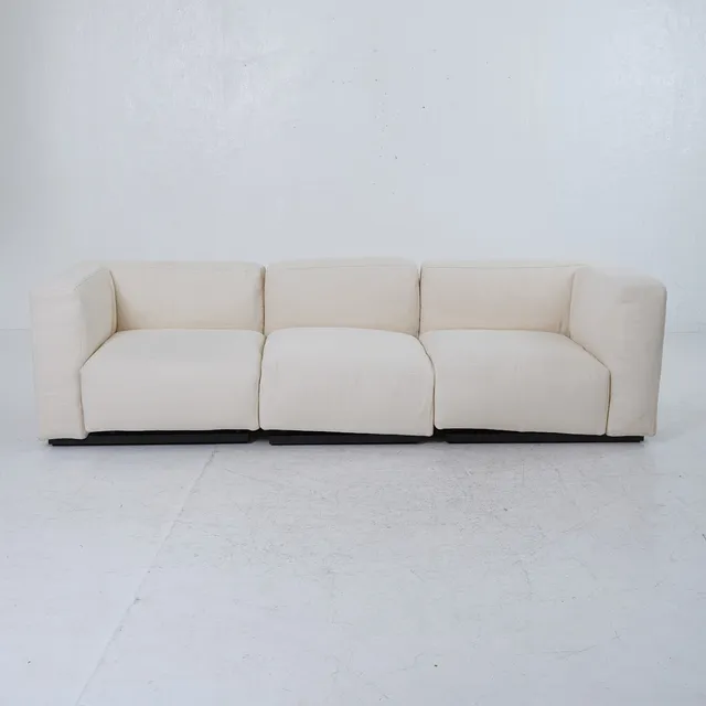 PIERO LISSONI. "Mex Cube", modulsoffa, Cassina, Italien, ljus klädsel, svartlackerat underrede, etikettmärkt.
