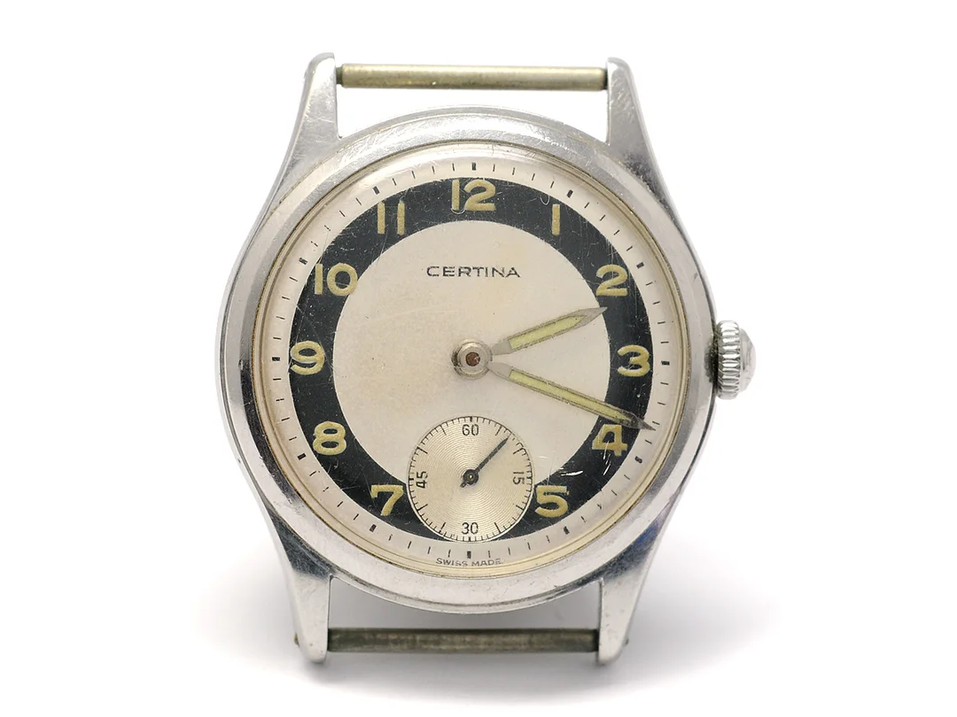 CERTINA, herrur, 33,5 mm, Cal K.F. 320, Ref nr. 81101, Boett nr. 2053651, stål, manuell, plexiglas, liten sekundvisare, skadad urtavla, defekt, delar saknas, ca 1950. — Klockor/Certina — Kaplans