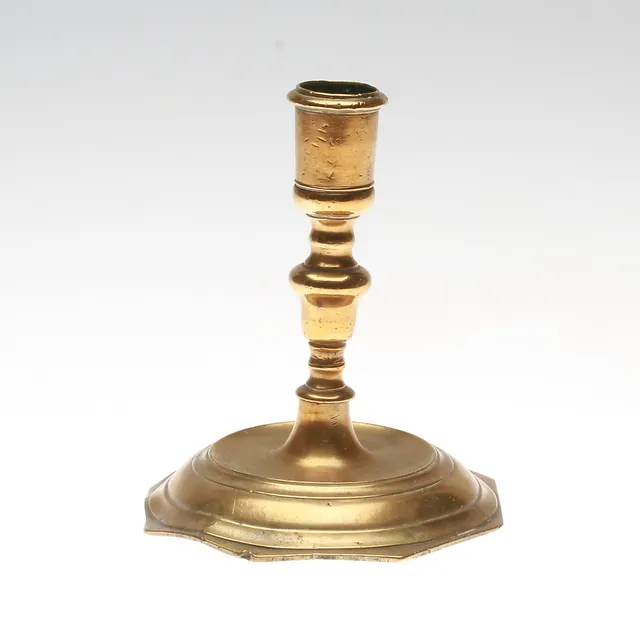 LJUSSTAKE, mässing, senbarock, 1700-tal.