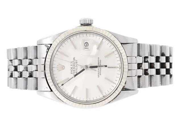 ROLEX, Oyster Perpetual, Datejust (T Swiss T), Chronometer, Ref nr. 16014, Serie nr. 6351072, Cal 3035, Verk nr. 0428597, Boett nr. 16000, herrur, 36 mm, stål/vitguld, automatisk, plexiglas, datum, utbytta/skadad visare (målade), skadad urtavla, defekt (akut servicebehov), Jubileelänk, viklås (skadat/lagat), Ref nr. 62510H-D/555, ca 1980.