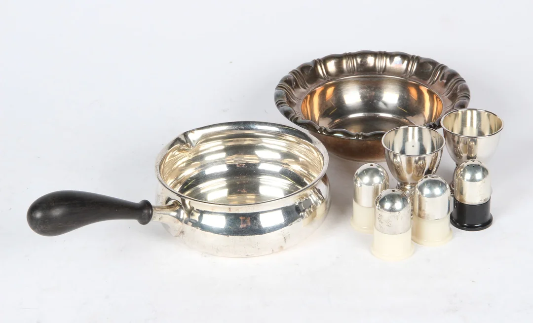 Cohr et al. A collection of silver including a saucepan and a children's plate (8) — Silver, bronze, copper and pewter/Hollowware — Lauritz
