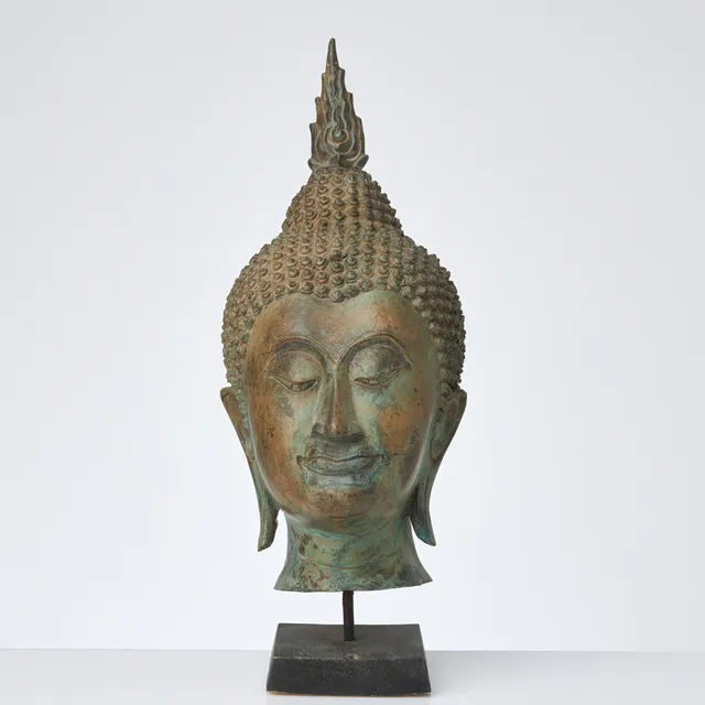 BUDDHAHUVUD. Thailand, brons, monterad på träsockel.