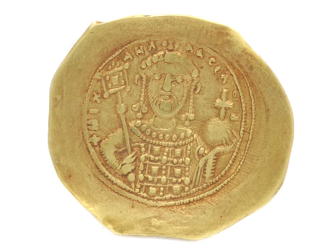 MYNT, guld, Hyperpyron, Bysantiska Riket, 1071-1078, Michael VII Doukas, präglad i Seyphate, kvalité ca 1/1+, 26×28 mm, vikt 4,3 g. — Mynt/Utländska mynt — Kaplans
