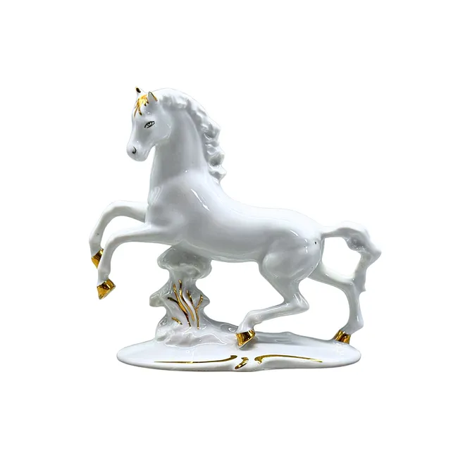 CROWN ARPO. PORZELLANFIGUR VON EINEM PFERD.