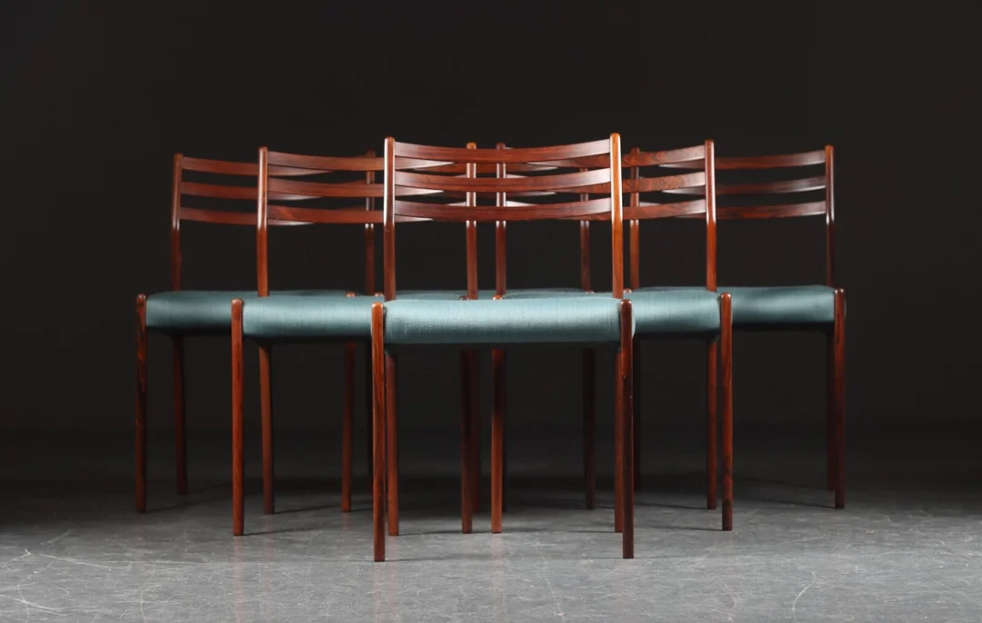 Dansk møbeldesign. Sæt på seks stole af palisander, 1960'erne (6) — Furniture/Chairs — Lauritz