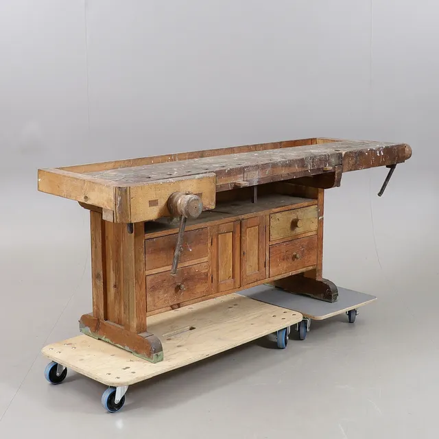 HYVELBÄNK med lådhurts, 1800/1900-tal.