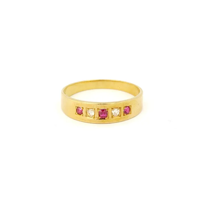 18CT GOLD RUBY & DIAMOND RING.