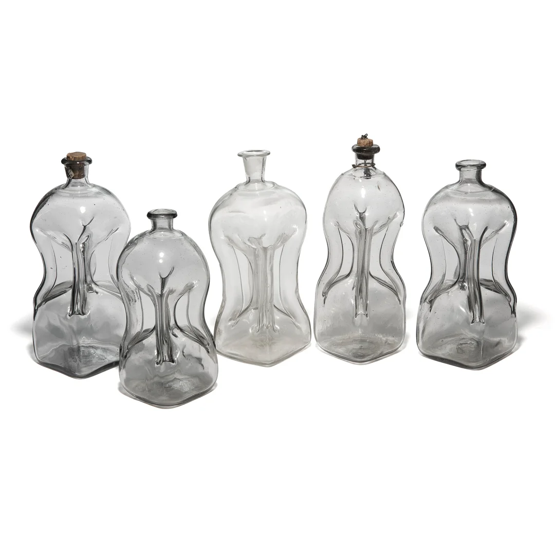 Klukkflasker — Klukkflasker — Gjenstand/Glass — Blomqvist