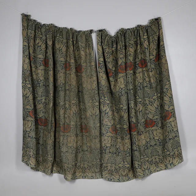 WILLIAM MORRIS (1834-1896), A PAIR OF WOOL AND LINEN CURTAINS.