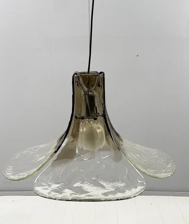 CARLO NASON. Blumenförmige Murano Deckenlampe/Hängelampe von Carlo Nason für Mazzega, 1970er Jahre.