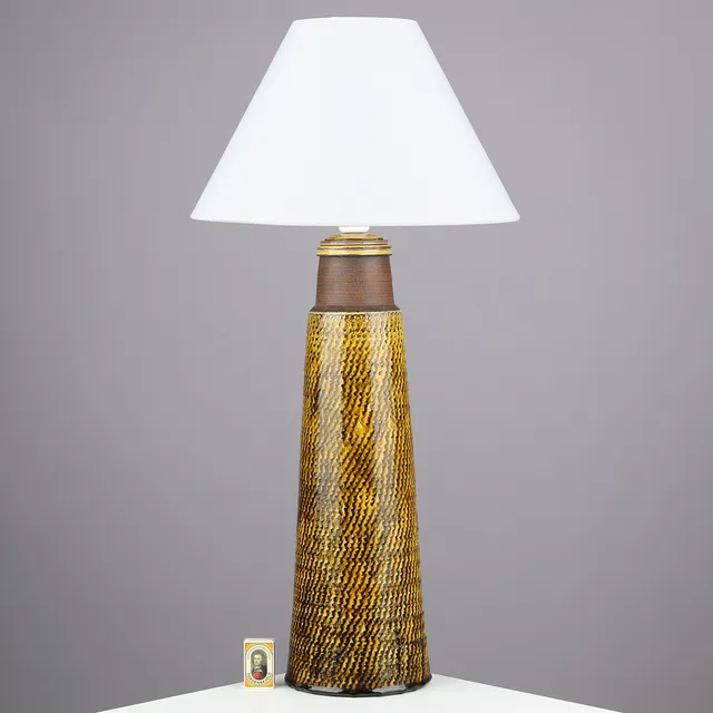 NILS KÄHLER (1906-79). Tall, tapered table lamp made of yellow glazed stoneware with embossed rope pattern, Herman A. Kählers fabrik, Denmark, 1960/70s.