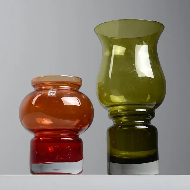 TAMARA ALADIN. Vas & ljuslykta, "Tulppaani" & "Välkky", Riihmäen Lasi, Finland.