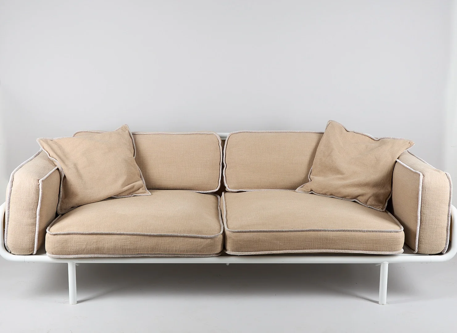 NIKE KARLSSON. SOFFA, "IKEA PS", 2012. — Sofas & Seatings — Stockholms Auktionsverk Helsinki