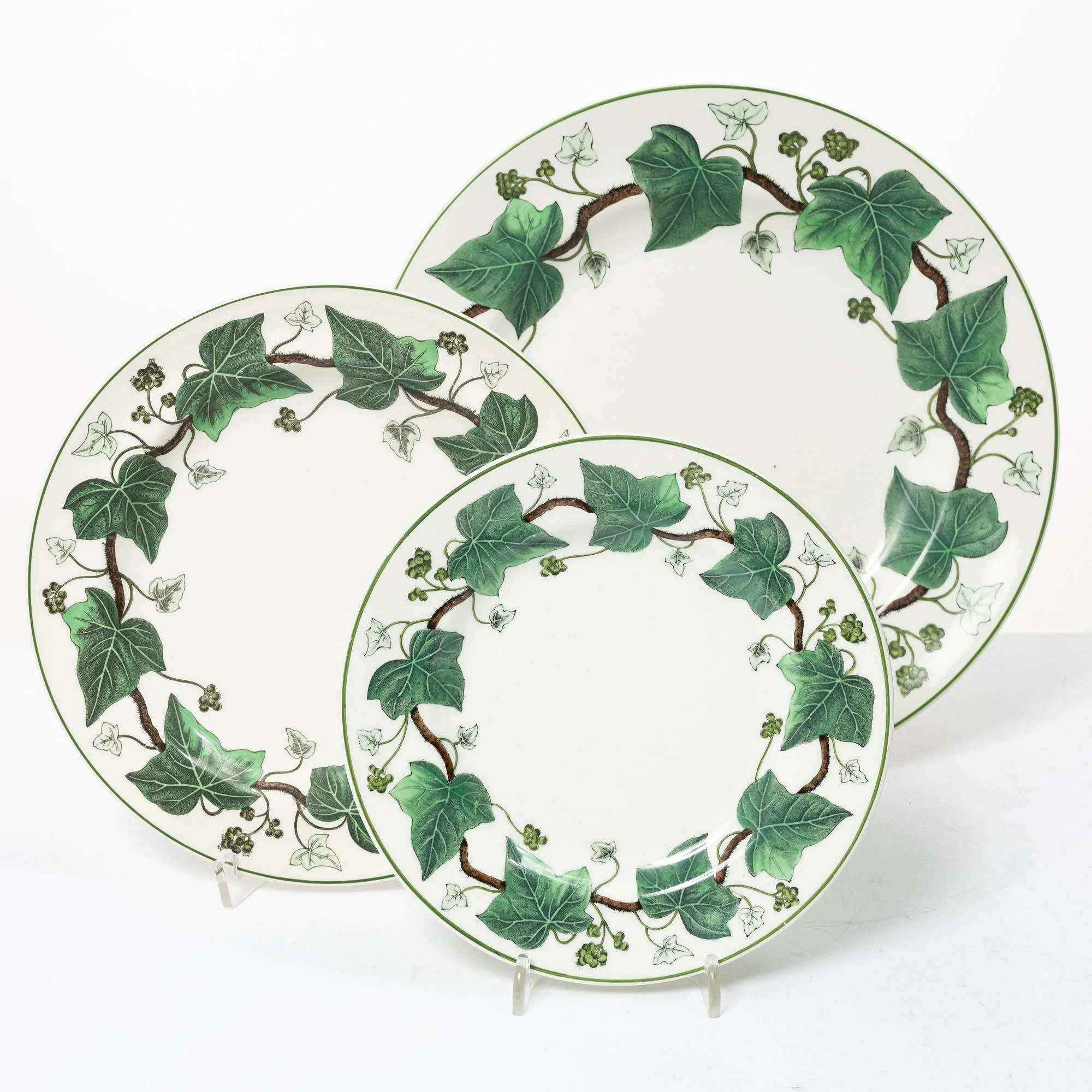 Servisdelar, 48 st, flintgods, "Napoleon Ivy", Wedgewood. — Keramik & Porslin/Europeiskt — Bukowskis