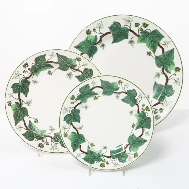 Servisdelar, 48 st, flintgods, "Napoleon Ivy", Wedgewood.