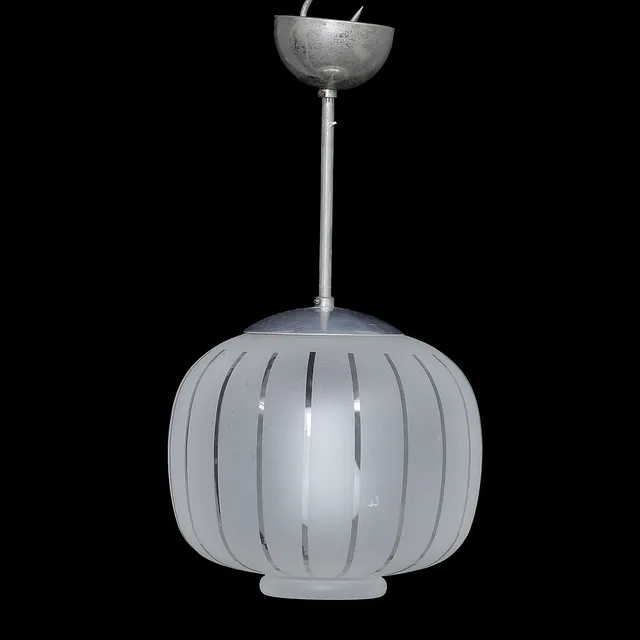 TAKLAMPA "PENDELLAMPA" SWEDISH MODERN, KUPA AV FROSTAT GLAS MED SLIPNING, 1930/1940-TAL.