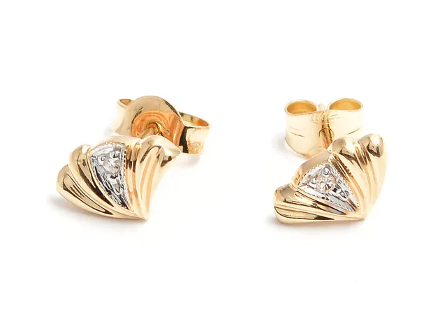 Örhängen 14K 0,9g med åttkantslipade diamanter 2xca.0,005ct