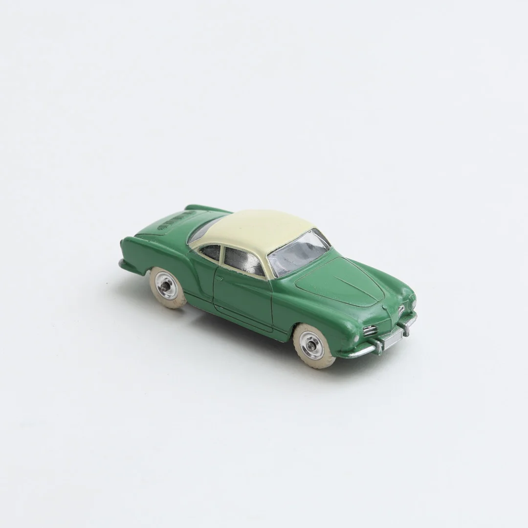 DINKY TOYS, Volkswagen Karmann Ghia Coupe 187 i originalkartong, 1960-tal. — Model cars — Auktionshuset Thelin & Johansson