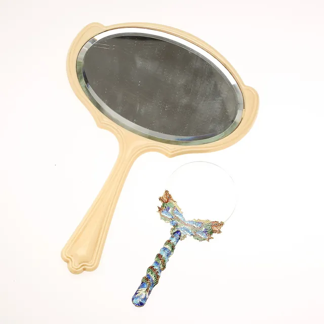 HANDSPEGEL, glas och plast, FÖRSTORINGSGLAS, skaft i cloisonné.