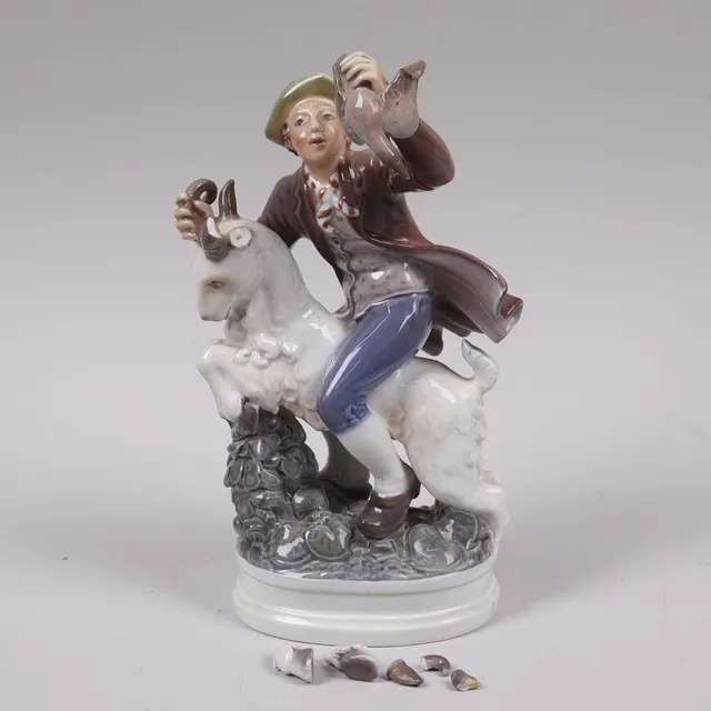 DAHL JENSEN. figurin, #1070, "Klodshans", karaktär från H.C. Andersens sagor.