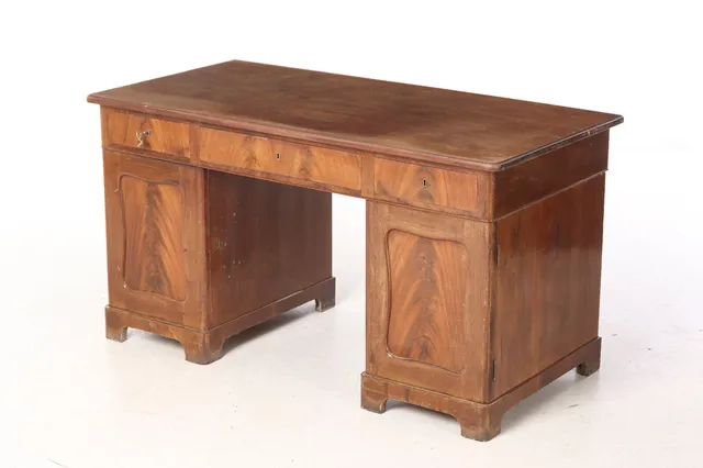 Walnut desk, 19/20th century.