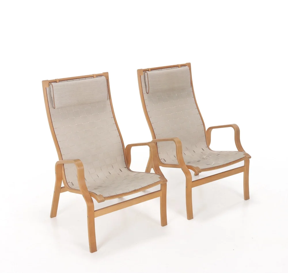 Finn Østergaard. A pair of armchairs. Model 'Albert' (2) — Furniture/Lounge chairs — Lauritz