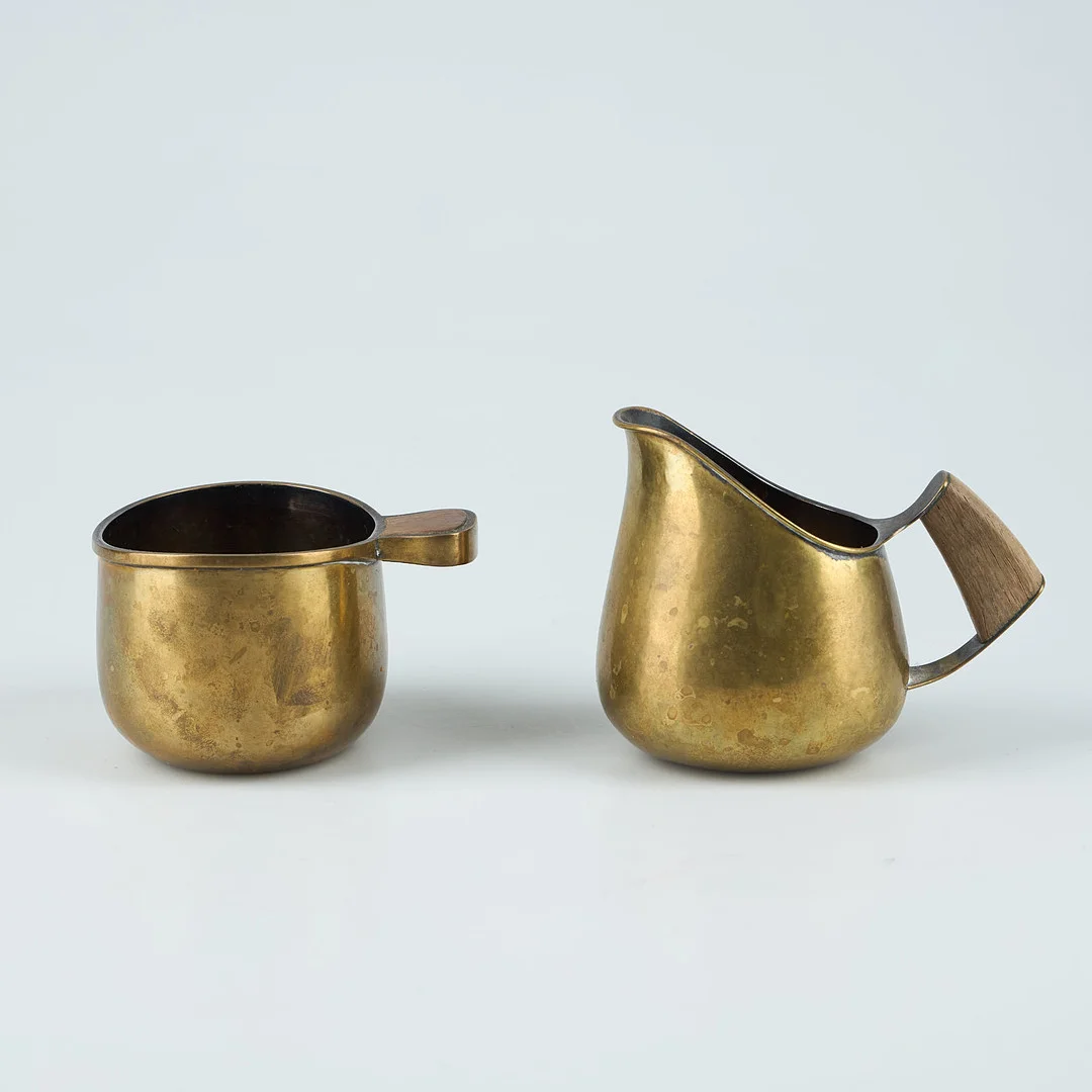 BERTEL GARDBERG. Sockerskål och gräddsnäcka, Finland 1950-tal. — Pewter, Brass & Copper — Stockholms Auktionsverk Helsinki
