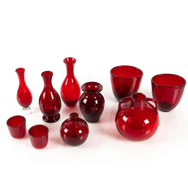 MONICA BRATT. Samling glas i rött, 10 delar.