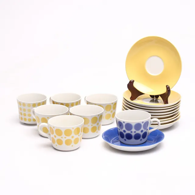 GÖRAN BÄCK. KAFFEKOPPAR med FAT, 7 delar, ''pop'' Arabia.
