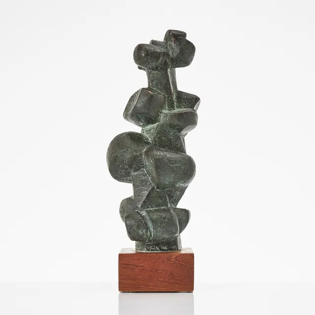 THURE THÖRN (1918-2005). Komposition, grönpatinerat brons, signerad T. Thörn. På träsockel.