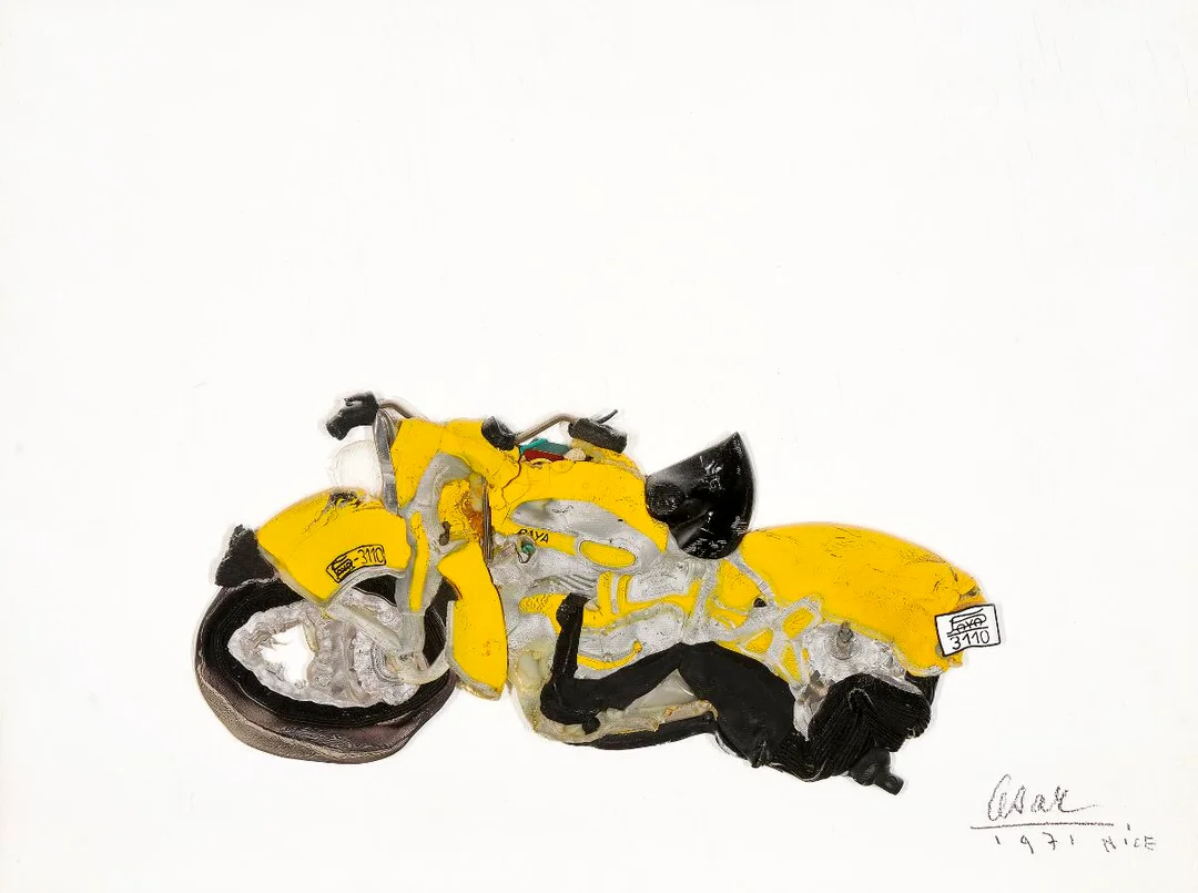 Compression de motocyclette. Signed Cesar, Nice 1971. Ed. 50 ex. Ed. Nicole Fauche, Paris. Coloured metal. Mounted on white painted board. 33×44 cm. — Modern Paintings/Modern art — Bruun Rasmussen