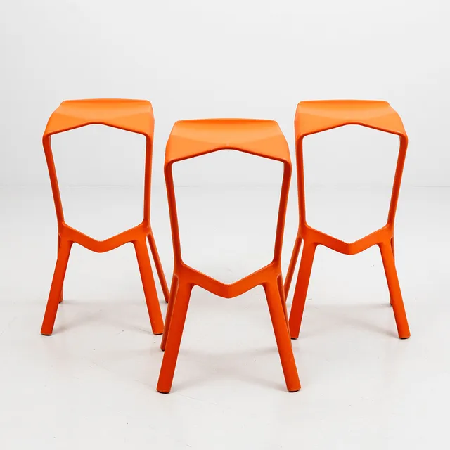 KONSTANTIN GRCIC. Barstolar, 3 st, "Miura", orange polypropelen, PLANK, Italien, 2000-tal.