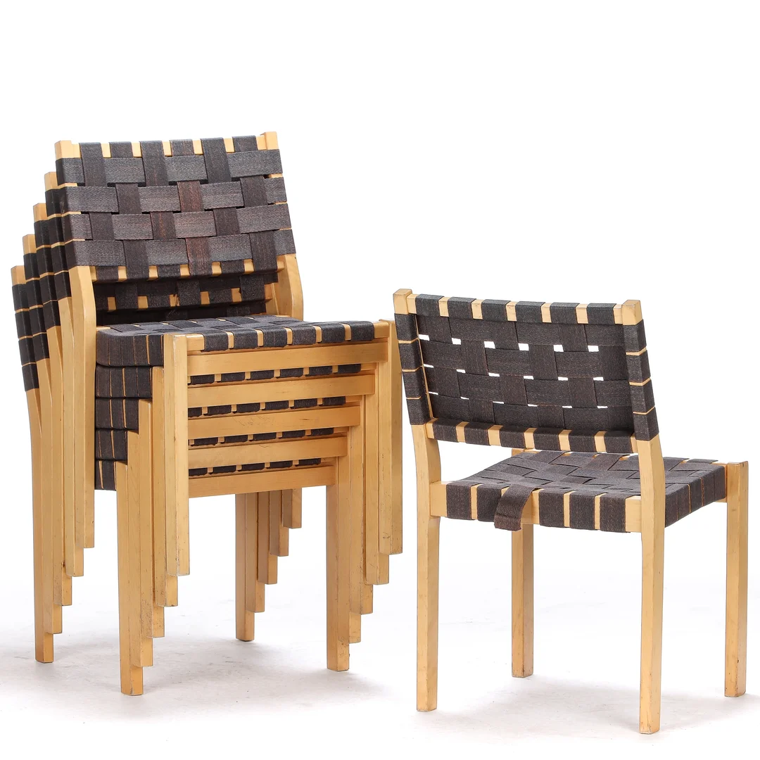 Alvar Aalto. Six dining chairs / stacking chairs, model 611 (6) — Furniture/Chairs — Lauritz