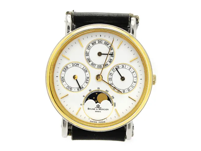 BAUME & MERCIER, herrur, 31,5 mm, Cal 11522, Boett nr. 5133 / 1560804, bicolour, quartz, safirglas, dag, datum, månad, månfas, skadad urtavla, läderband, cert (ej komplett), ca juli 1989, box.
