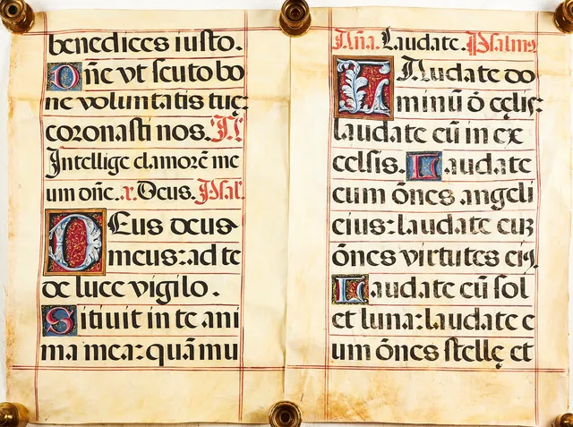 ANTIPHONALER, 2 st, 1700/1800-tal, handskrivet och målat på vellum.