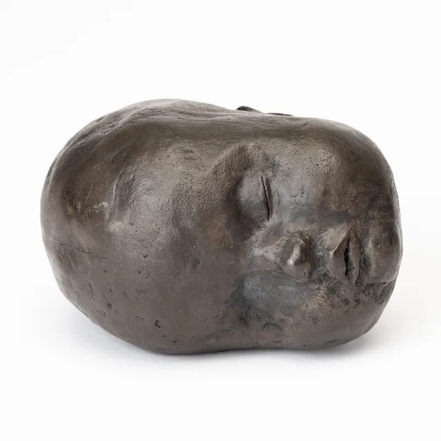 CHARLOTTE GYLLENHAMMAR. Skulptur, gråpatinerad brons, "B-head", signerad CG och numrerad 3/100, stämplad SAK, 2008.