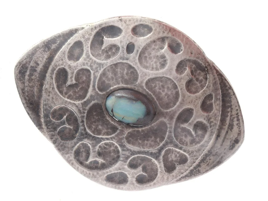 Brosch S830 10,2g med opal, höjd: 36mm bredd: 49mm — Smycken/Brosch — Kaplans